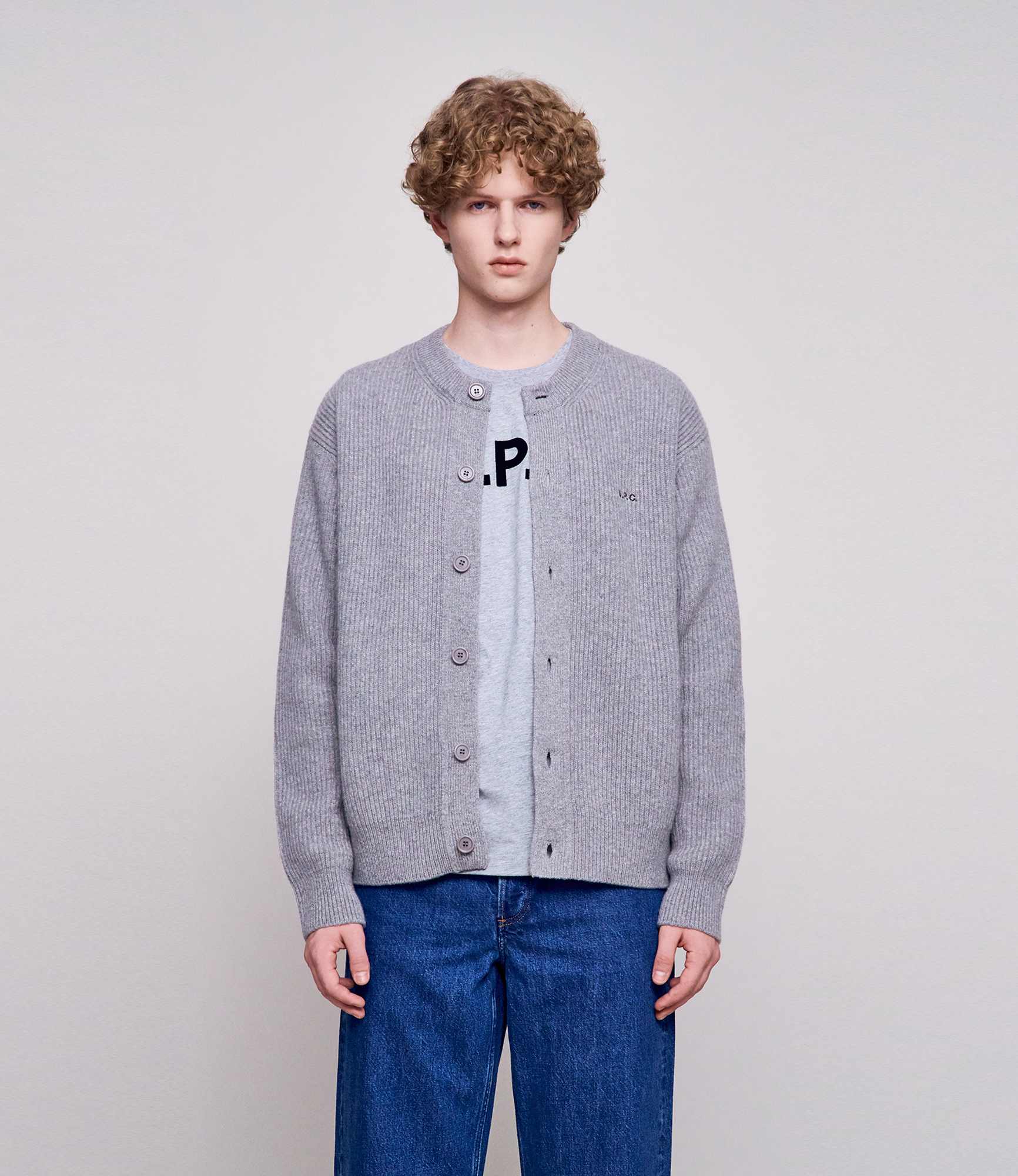 가을 겨울 남자 니트 에센셜 아이템 고르기 – 폴로 (Polo) vs 아페쎄 (A.P.C) vs 아미 (Ami)